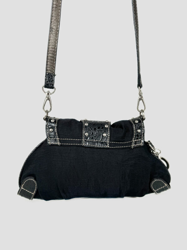 Sophisticated vintage Guess crossbody bag - Image 4