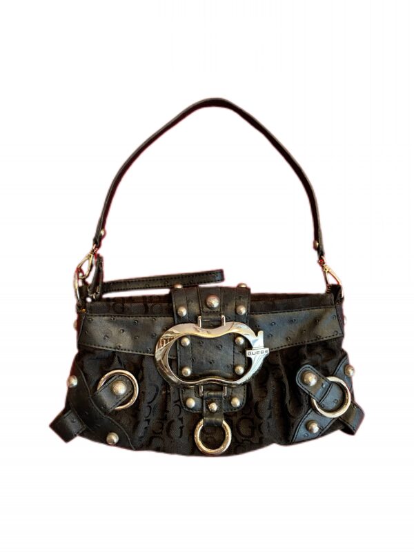 A versatile vintage Guess bag in classic black