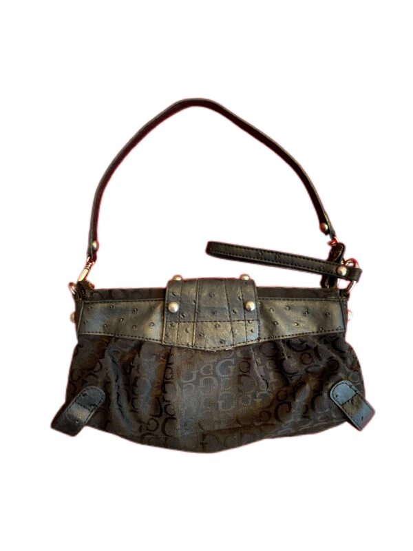 A versatile vintage Guess bag in classic black - Image 5